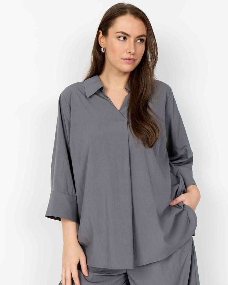 Aja-2-V-ringad-Blus-Dark-Grey-Wasabiconcept--Smilebutiken-1