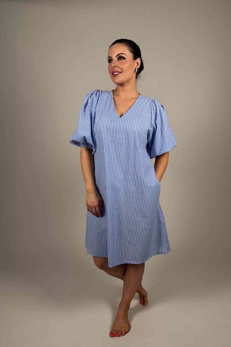 Aniela-Randig-Klanning-Dam-Bla-Camicia--Smilebutiken-1