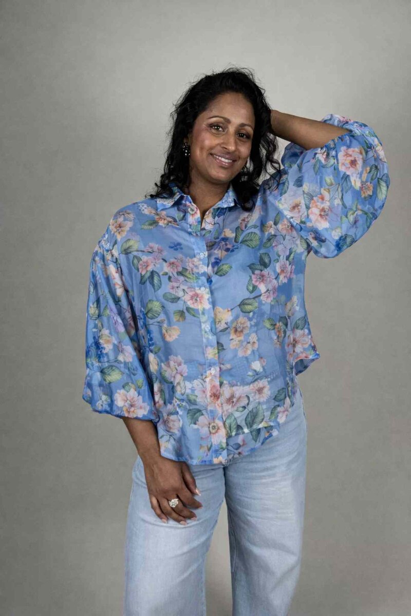 Camicia-Nova-Blus-med-Puffarm-Dam-Light-Blue-1