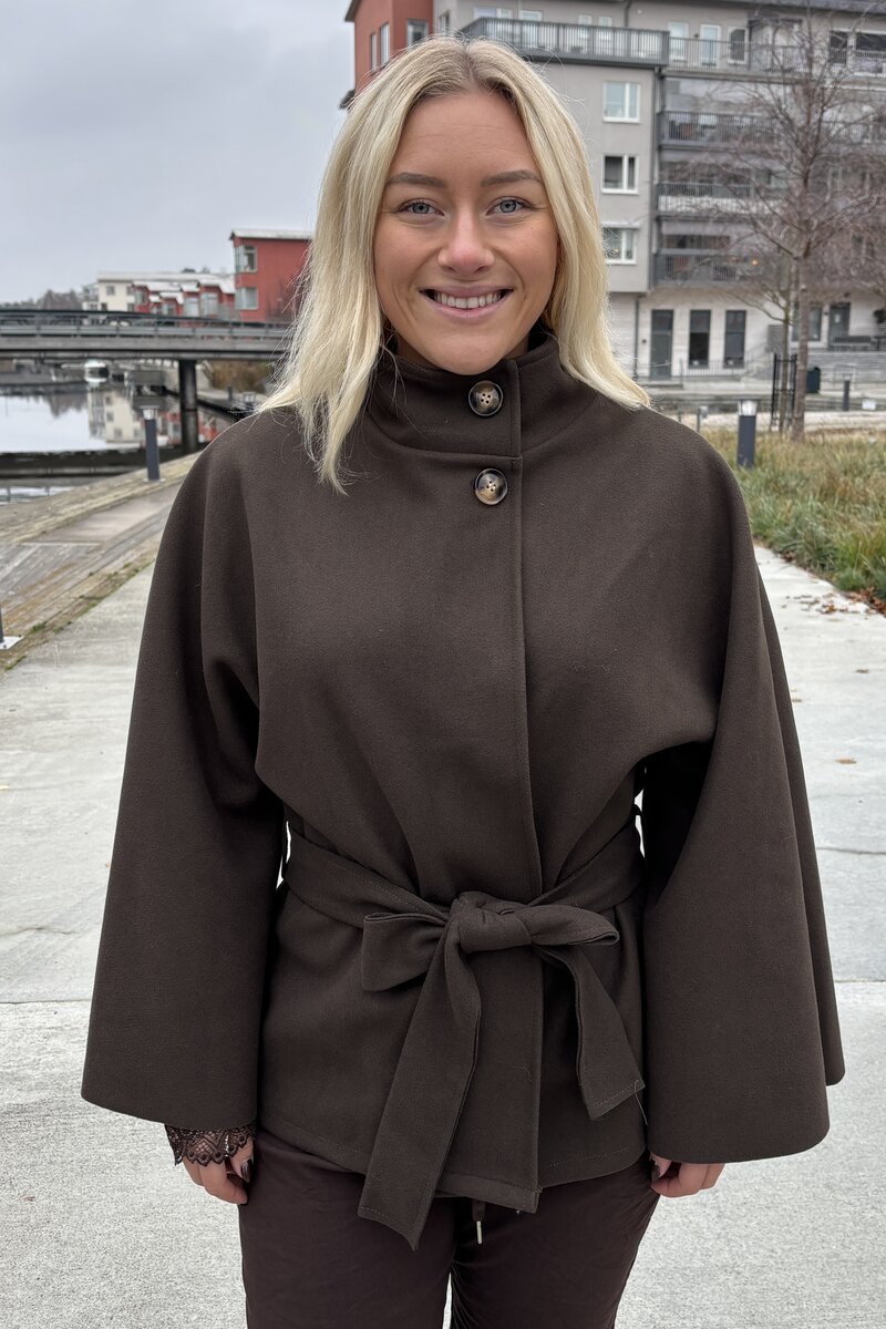 Chica-London-Alvina-Poncho-Jacka-Dam-Dark-Choco-1