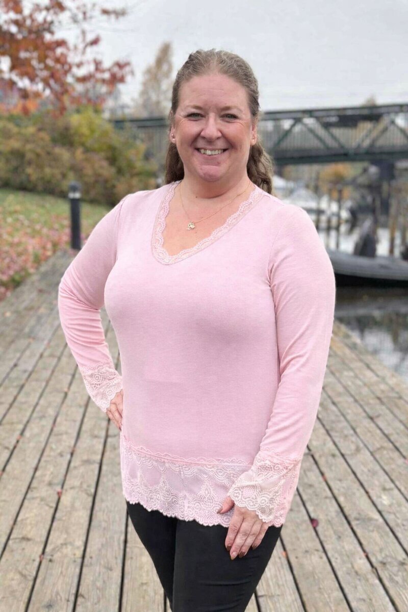 Chica-London-Gwynne-Langarmad-Topp-med-Spets-Dam-Pink-1