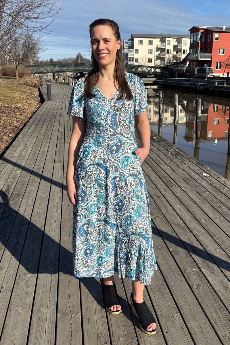 Chica-London-Nessa-Klanning-Dam-Blue-1