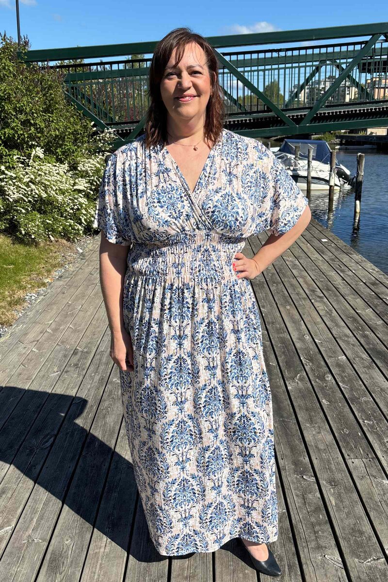 Fashion-Bernadette-Klanning-Dam-Blue-1