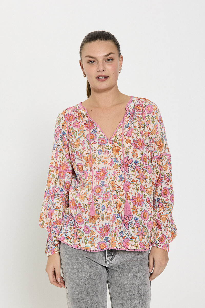 Freequent-Carin-Blus-Dam-Star-Off-White-W-Fuchsia-Pink-1