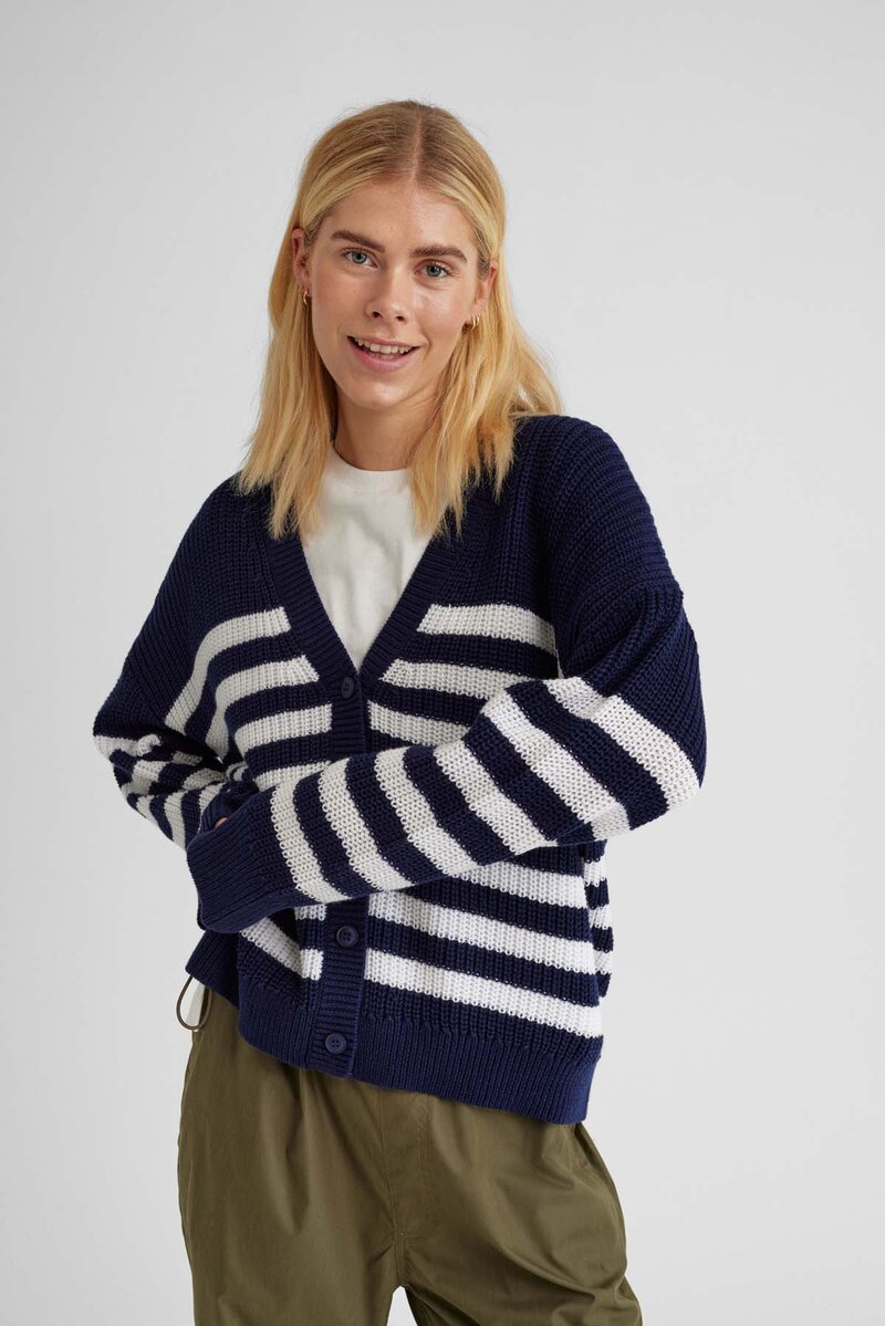 Freequent-Iben-Cardigan-Dam-Navy-Blazer-w-Black-1