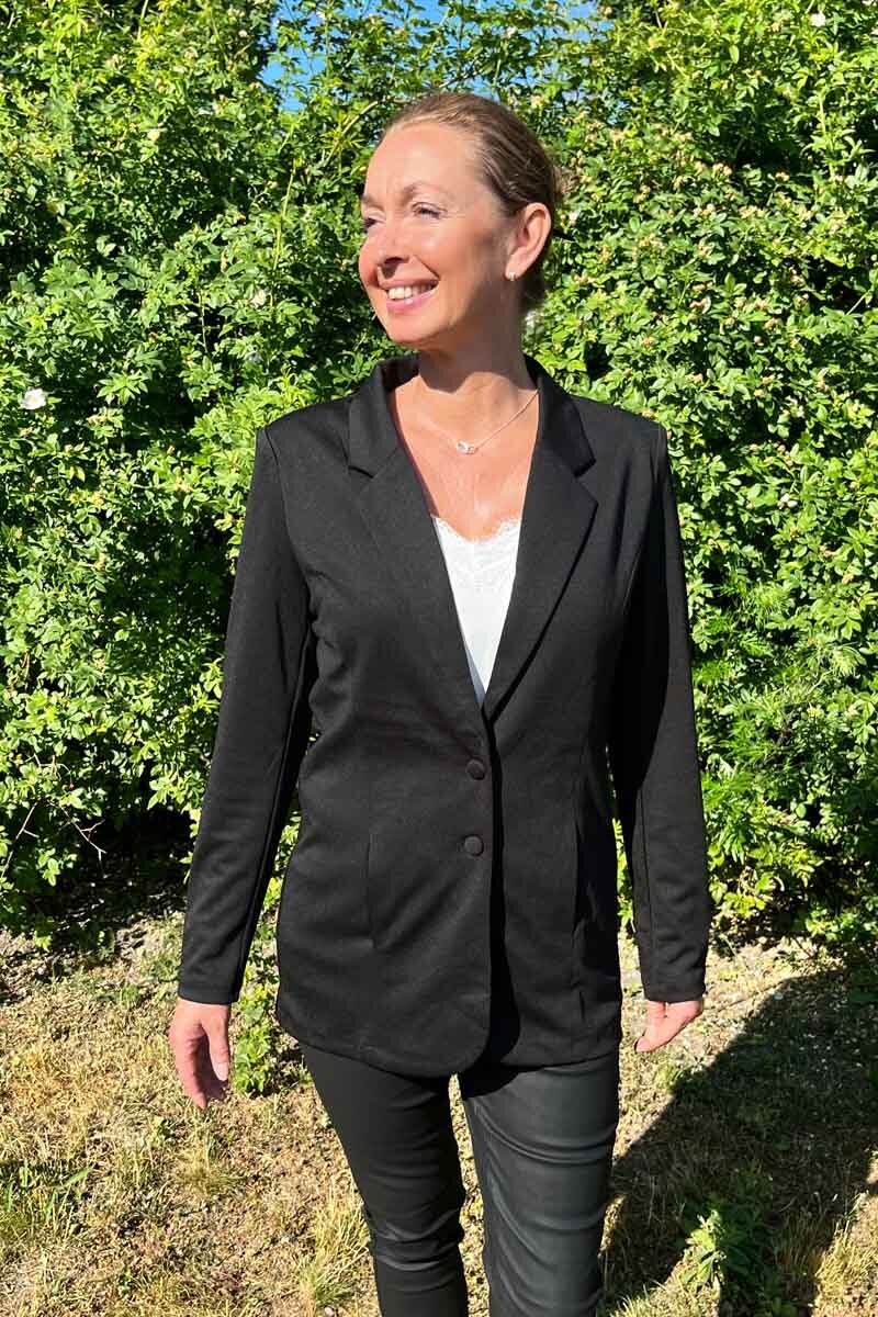 Freequent-Nanni-Lang-Kavaj-Tva-Knappar-Dam-Black-11