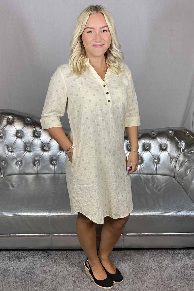 Freequent-Simonay-Dress-Beige-Sand-Monstrad-Dam-10