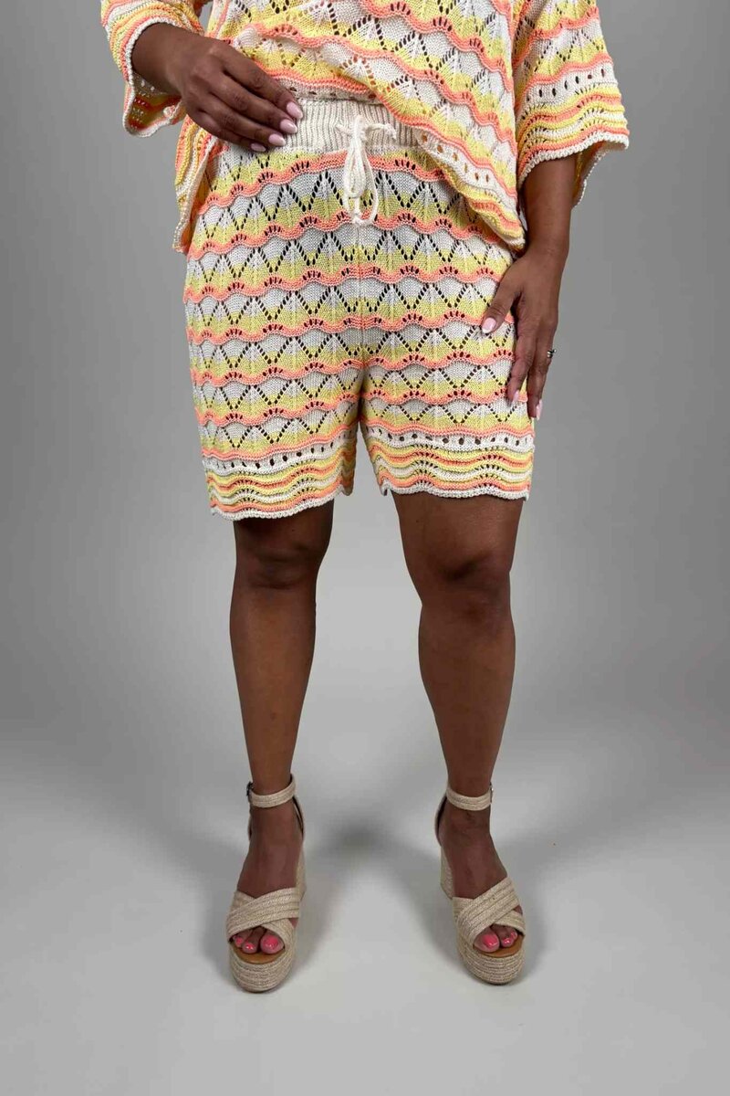 Jessie-Stickade-Shorts-Gul-Dam-Camicia--Smilebutiken-1