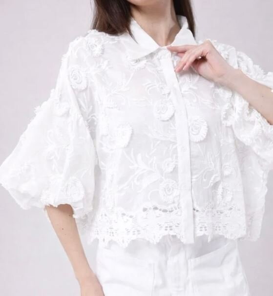 Leanne-Blus-Med-Ballongarm-Dam-White-Yu---Me--Smilebutiken-1