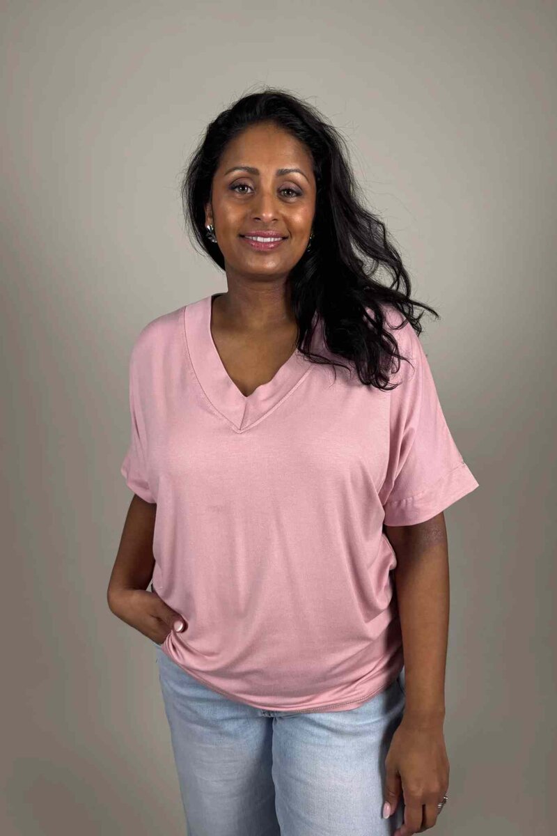 Line-V-ringad-T-shirt-Dam-Rosa-Camicia--Smilebutiken-1