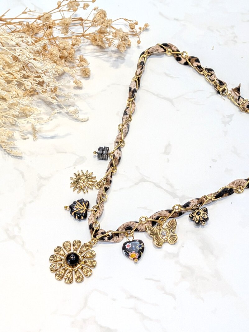 Lolo---Yaya-Flora-Halsband-Dam-Leo-1.JPG