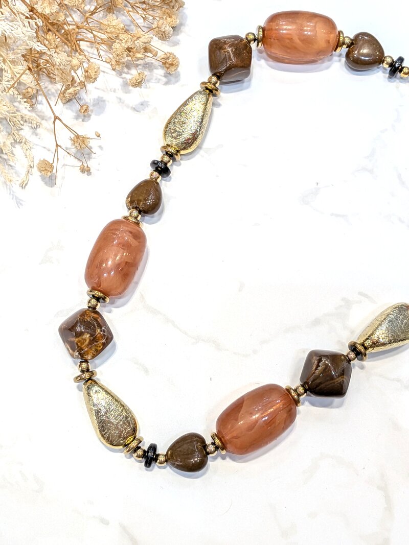 Lolo---Yaya-Merve-Halsband-Med-Stenar-Dam-Brown-Gold-1.JPG