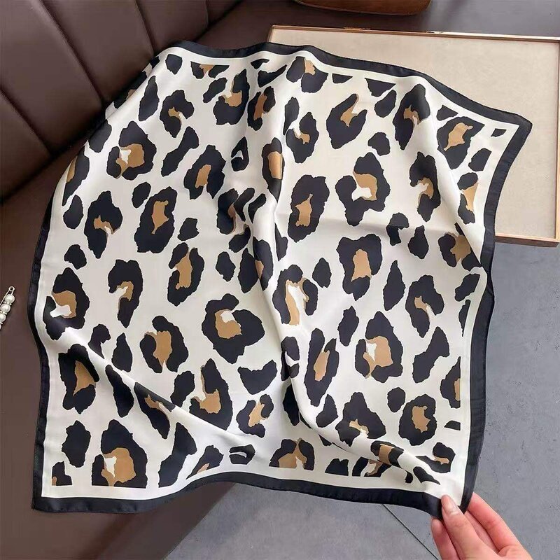 MM-Sweet-Martha-Scarf-Dam-White-1