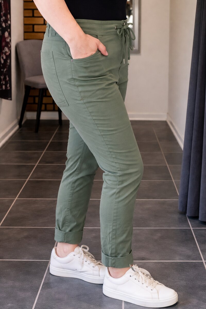 Marta-du-Chateau-Kalie-Ankelbyxa-Dam-Military-10