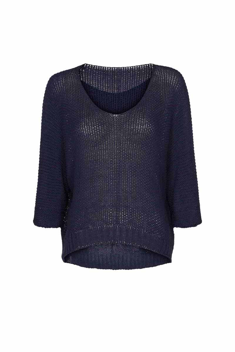 Marta-du-Chateau-Strik-Troja-Dam-Navy-2