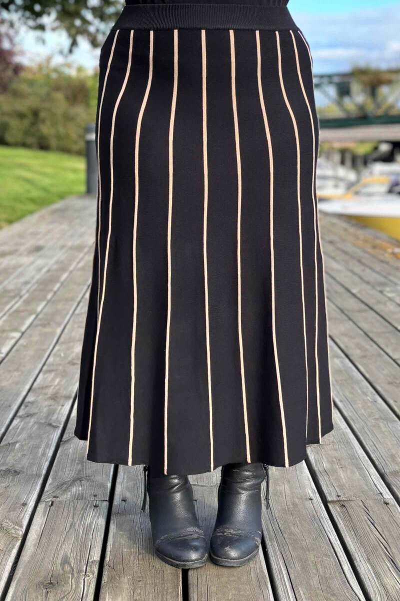 Micha-Hetty-Kjol-Dam-Black-Came-10