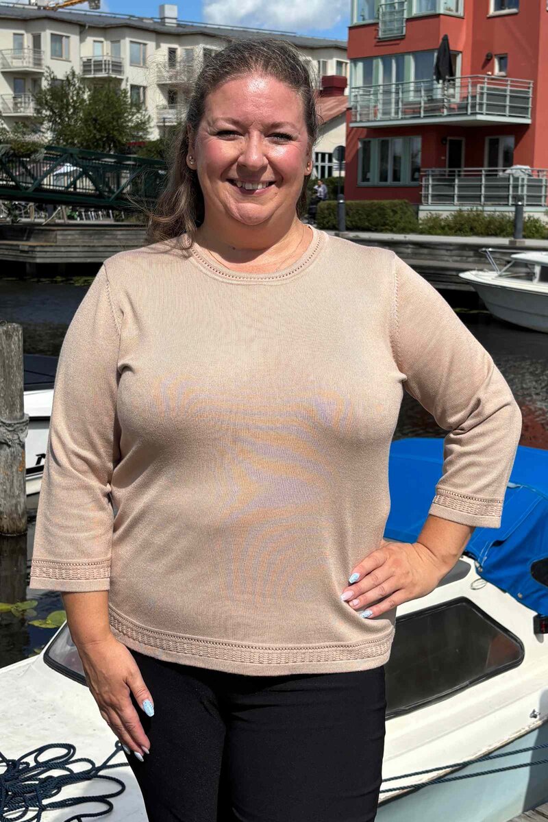 Micha-Khloe-Rundhalsad-Pullover-Dam-Camel-10