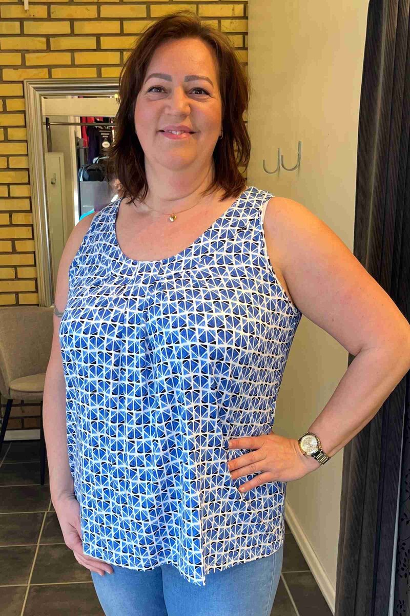 Micha-Leilani-Topp-Dam-Blue-Mosai-10