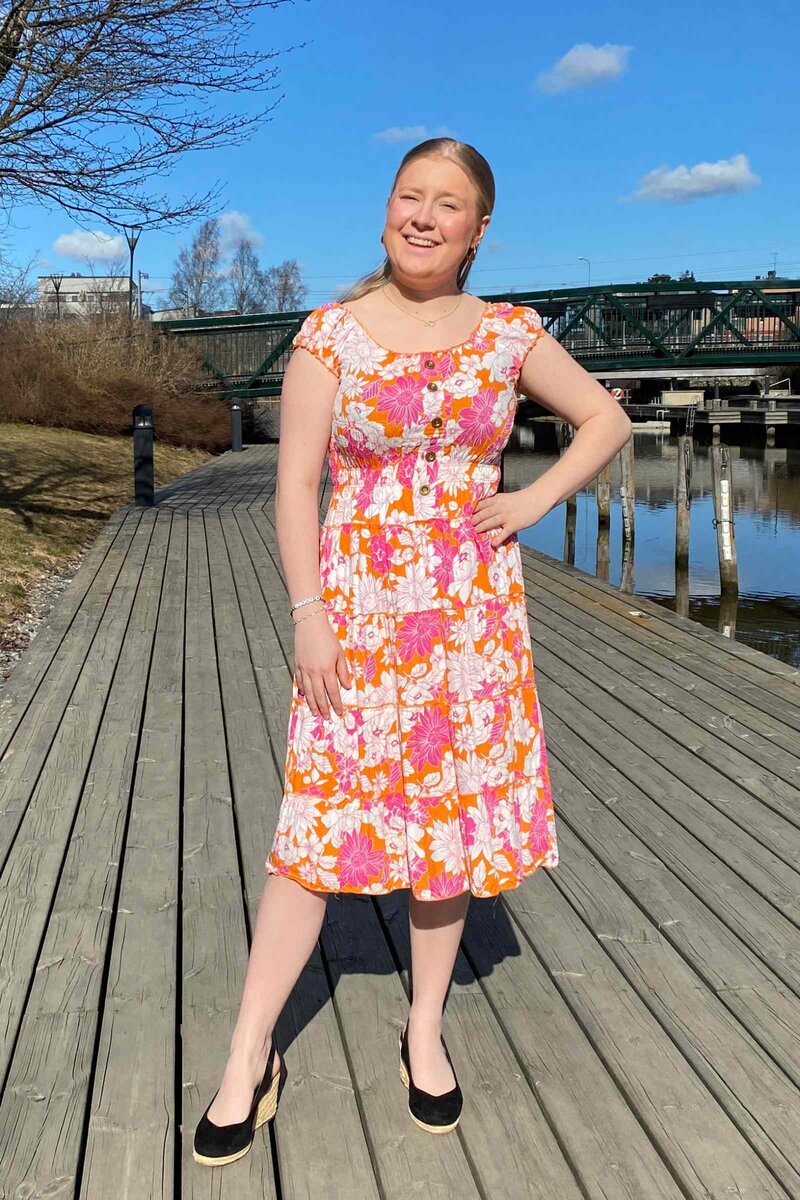 Miss-Lady-Arya-Monstrad-Klanning-Dam-Orange-1