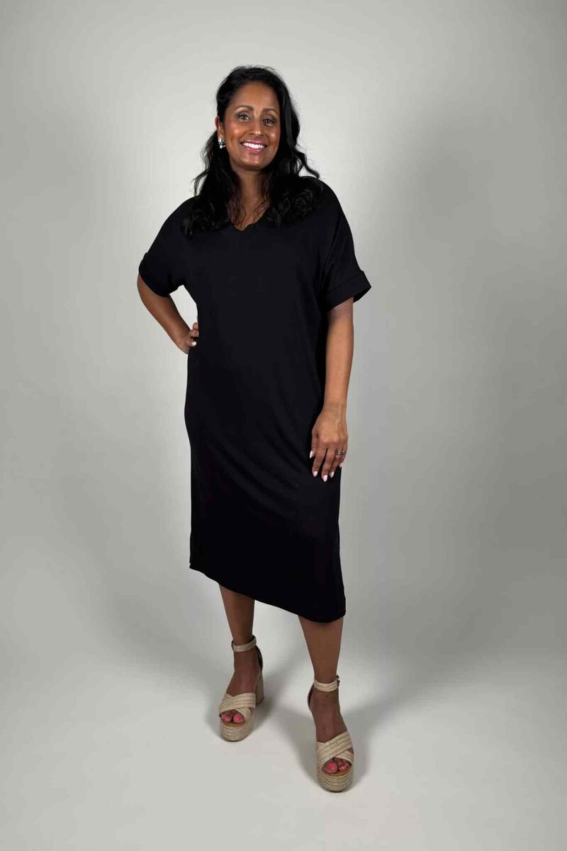 Nora-V-ringad-Klanning-Dam-Svart-Camicia--Smilebutiken-1