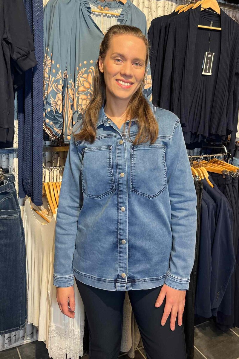 Soyaconcept-Nadira-15-Skjorta-Dam-Medium-Blue-10