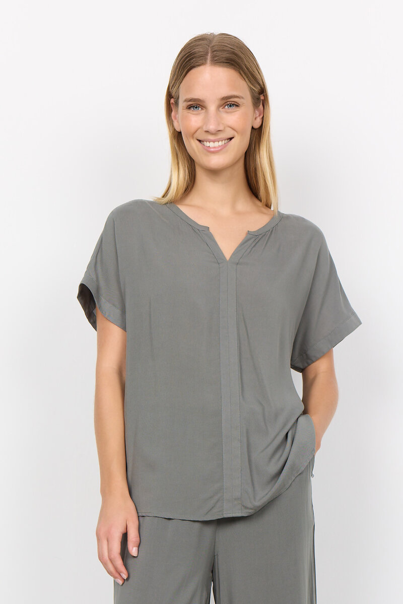 Soyaconcept-Radia-9-V-ringad-Blus-Dam-Misty-1
