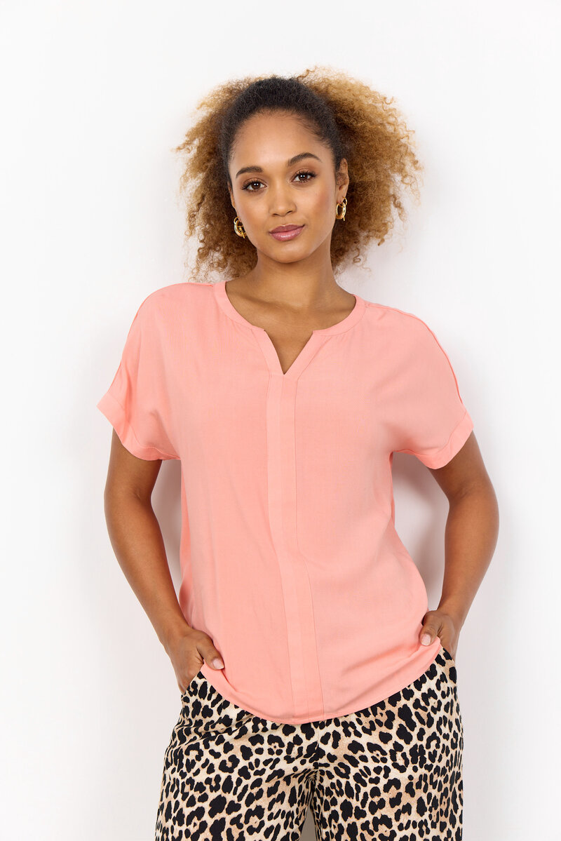 Soyaconcept-Radia-9-V-ringad-Blus-Dam-Peach-Pink-1