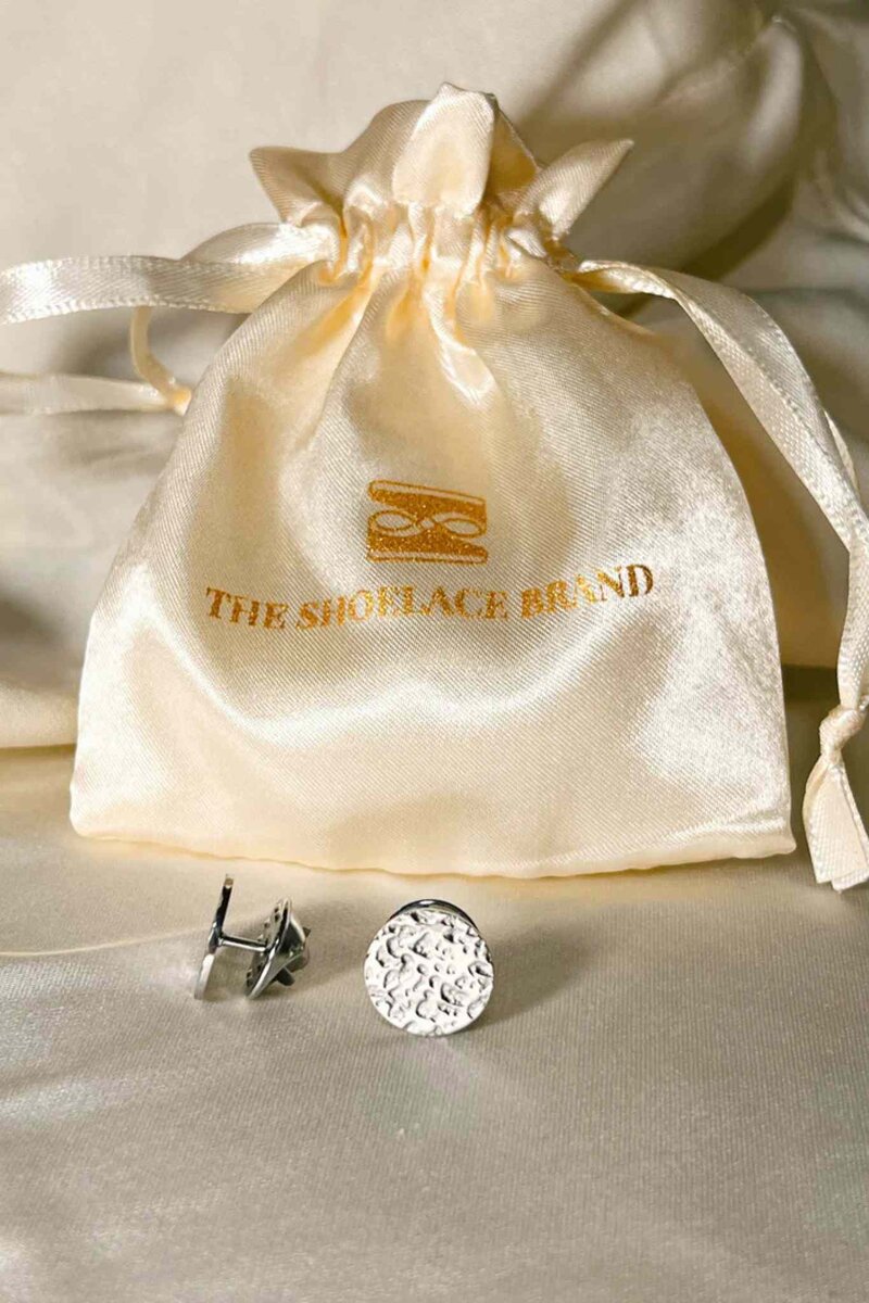 The-Shoelace-Brand-Juno-Bas-pin-Silver-1