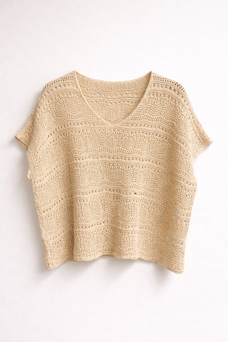 Virkad-v-ringad-topp-dam-beige---Germaine-fran-Chica-london--Smilebutiken-1