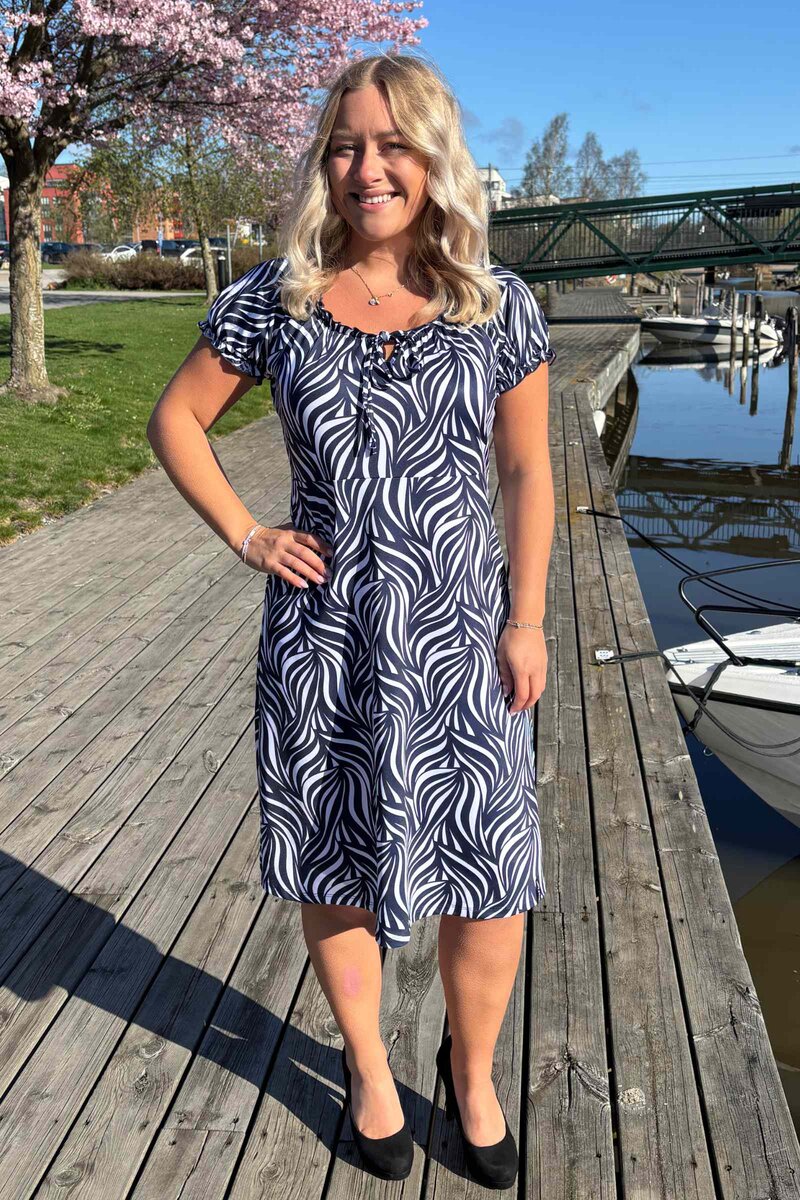 Way-Of-Sweden-Maria-Klanning-Dam-Fantasy-Dark-Navy-1