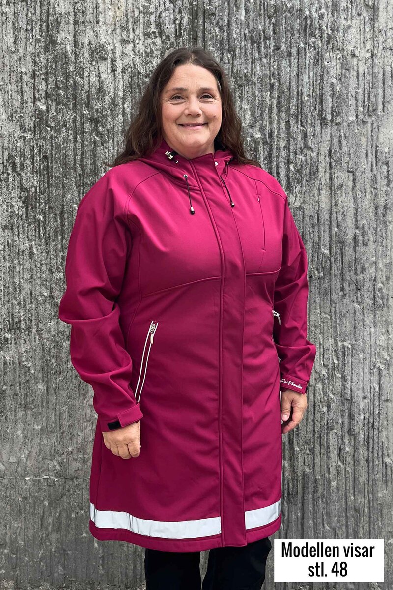 Way-Of-Sweden-Supreme-Softshellkappa-Dam-Hallonreflex-32
