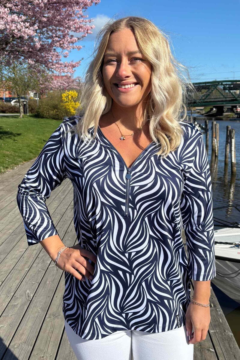 Way-Of-Sweden-Veronica-Topp-Dam-Fantasy-Dark-Navy-1