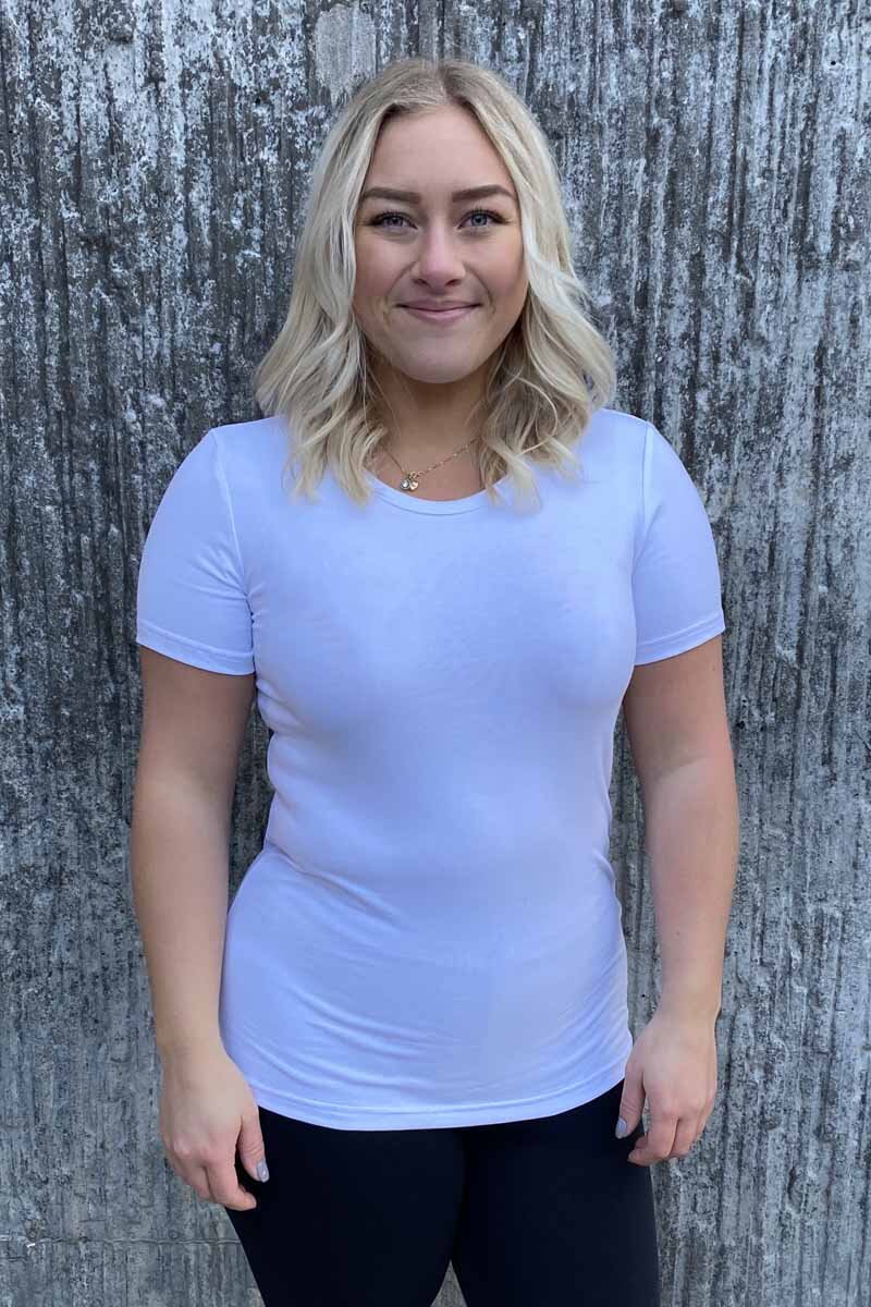 Way-of-Sweden-Emma-Kortarmad-T-Shirt-Dam-Vit-13