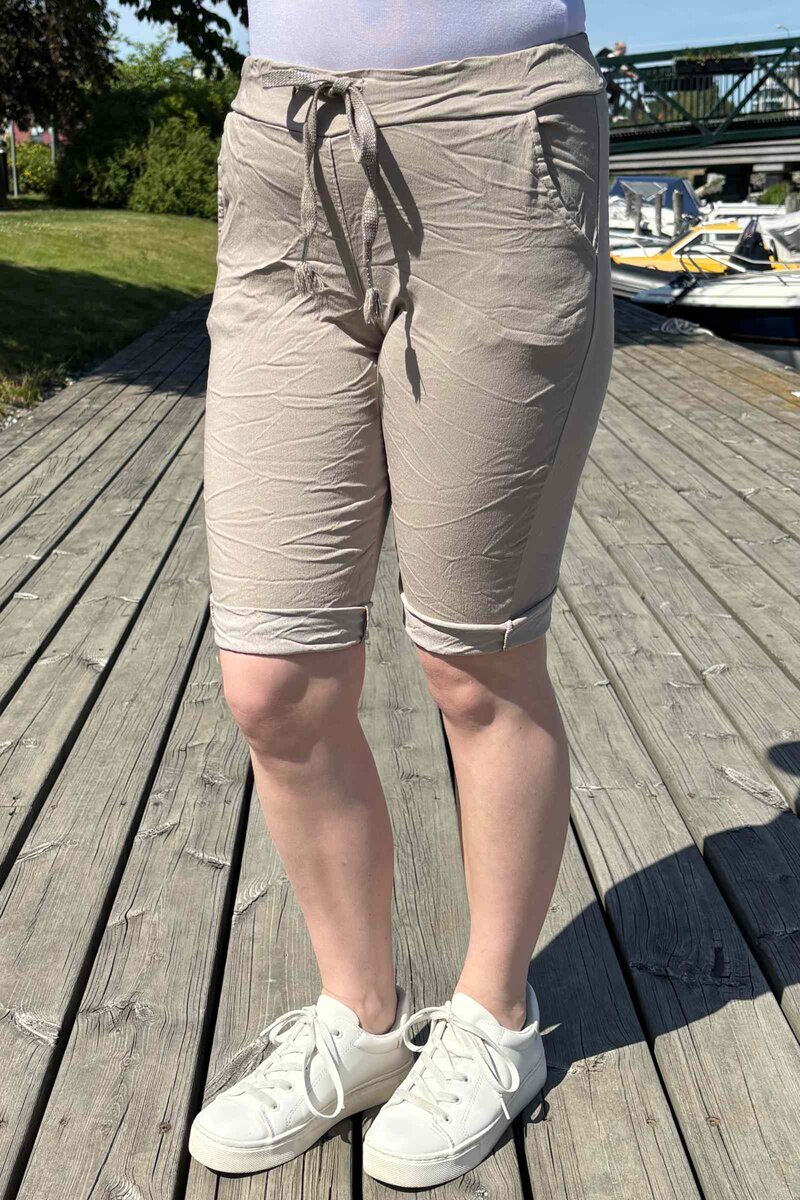 Zabaione-Fernandi-Stretch-Shorts-Dam-Beige-10