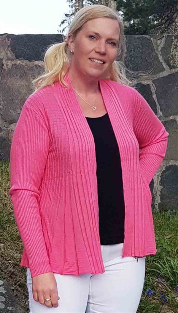 Freequent Joanne Cardigan Dam Vit SMILE. Freequent Joanne Cardigan Dam Vit SMILE.