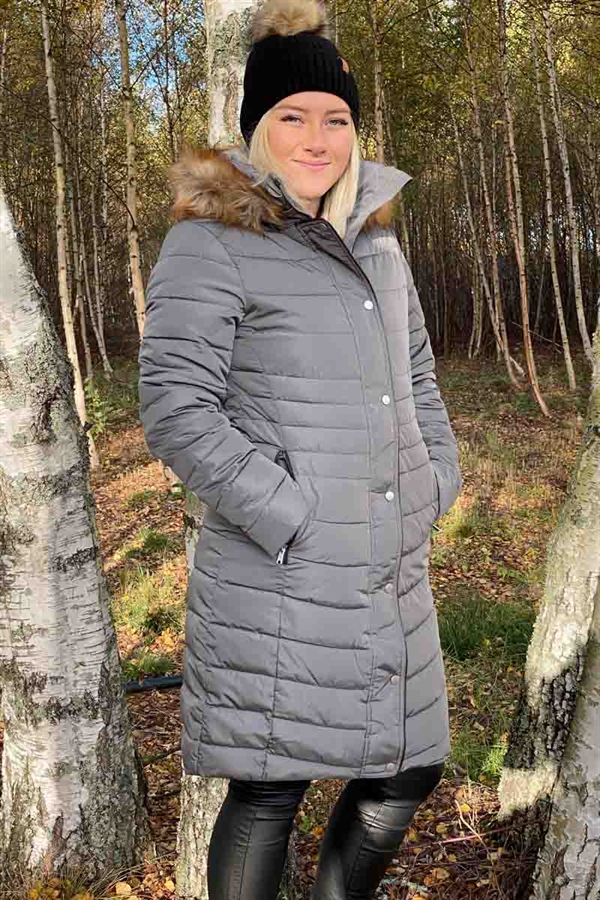 Parkas Snygga parkasjackor för dam SMILE. Parkas Snygga parkasjackor för dam SMILE.