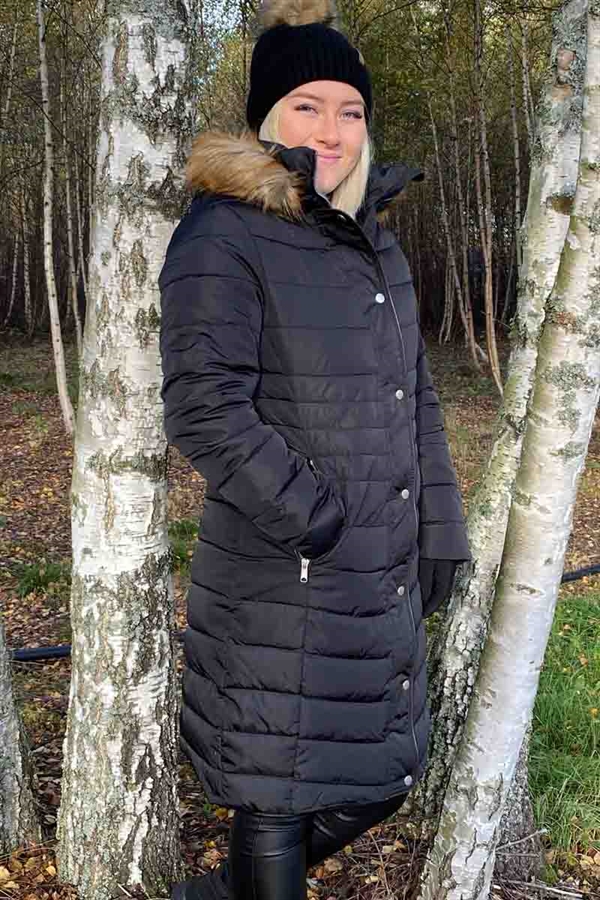 Parkas Snygga parkasjackor för dam SMILE. Parkas Snygga parkasjackor för dam SMILE.
