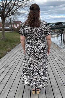 Caramelle-Fashion-Justine-Klanning-Dam-Grey-Leo-3