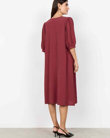 Cath-11-V-Ringad-Klanning-Dam-Oxblood-Red-Soyaconcept--Smilebutiken-3
