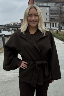 Chica-London-Alvina-Poncho-Jacka-Dam-Dark-Choco-2