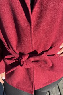 Chica-London-Alvina-Poncho-Jacka-Dam-Wine-2