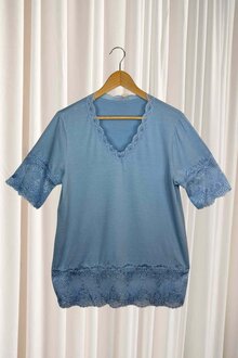 Chica-London-Blake-Kortarmad-Topp-med-Spets-Dam-Light-Blue-1