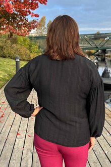 Chica-London-Corey-Blus-Med-Spanne-Dam-Black-12