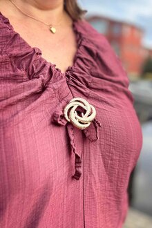 Chica-London-Corey-Blus-Med-Spanne-Dam-Bordo-5