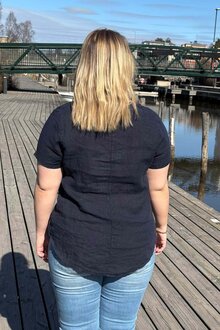 Chica-London-Emeline-Blus-Dam-Navy-4