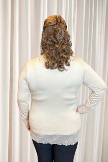 Chica-London-Gwynne-Langarmad-Topp-med-Spets-Dam-Beige-2