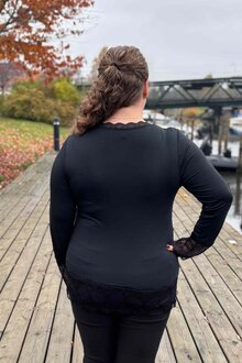 Chica-London-Gwynne-Langarmad-Topp-med-Spets-Dam-Black-2