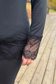 Chica-London-Gwynne-Langarmad-Topp-med-Spets-Dam-Black-4