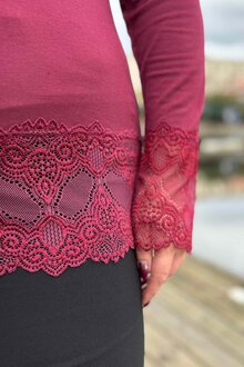 Chica-London-Gwynne-Langarmad-Topp-med-Spets-Dam-Bordo-5