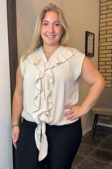 Chica-London-Hilda-V-ringad-Blus-Volang-Dam-Beige-10